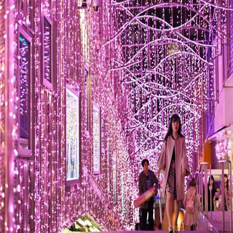 Tokyo Shinjuku Cherry Festival Lantern is made up of 300,000 LED lights